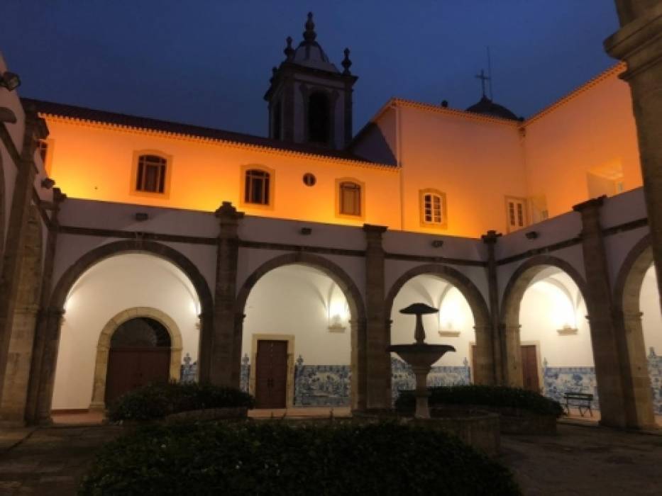 Uma noite no Museu: pintar, sonhar e dormir entre quadros antigos