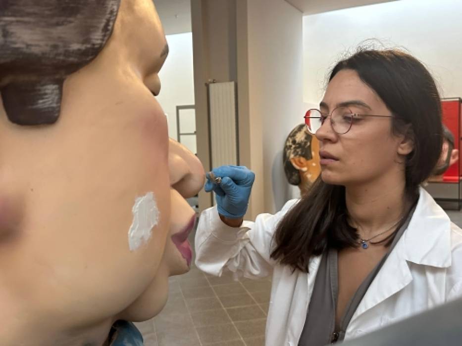 Os Bastidores da Matéria: Visita às Reservas e Laboratório do CAC