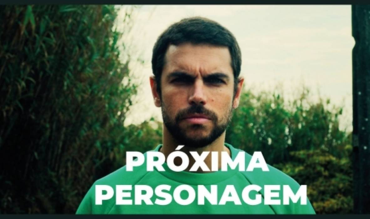 Do digital para o espaço cénico